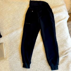 FIGS maternity jogger scrubs pants